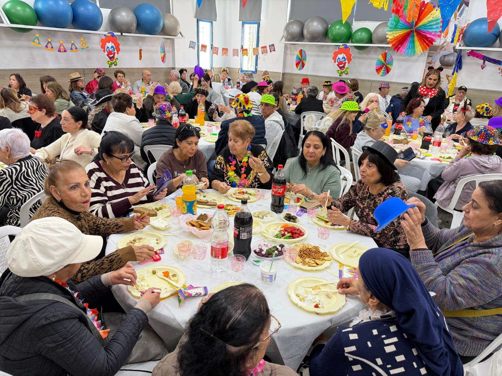 מסיבת פורים בחרצית