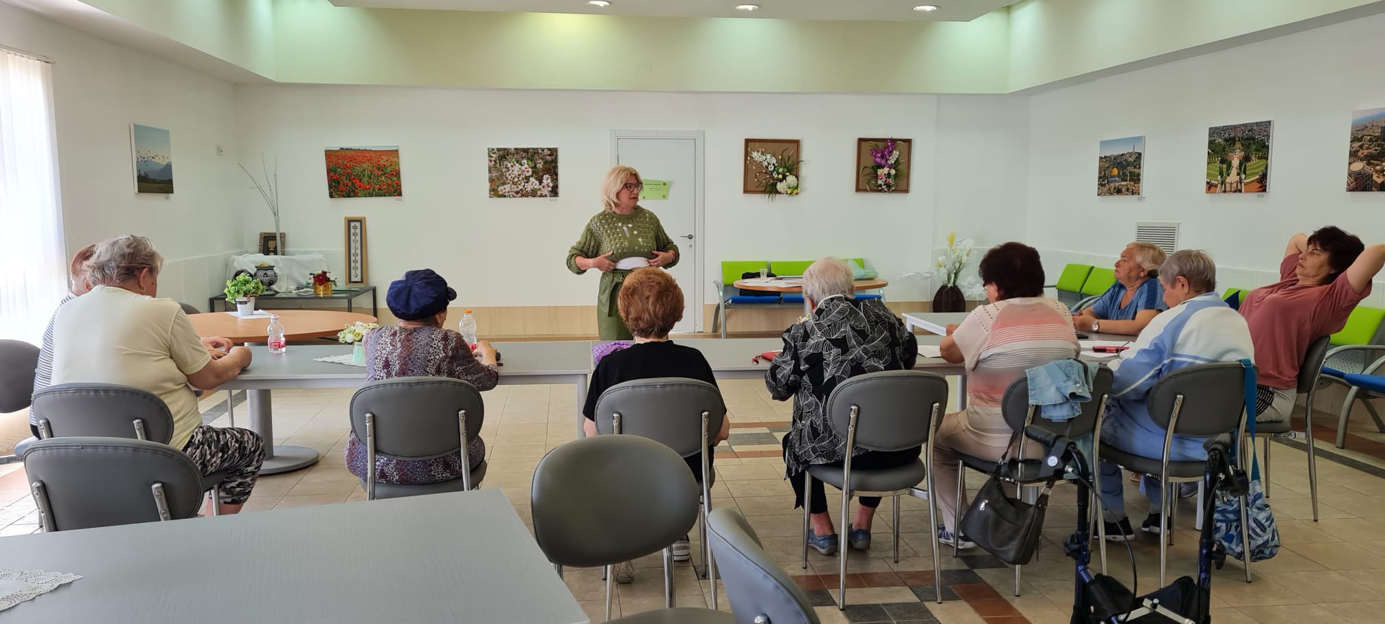 בתים מארחים